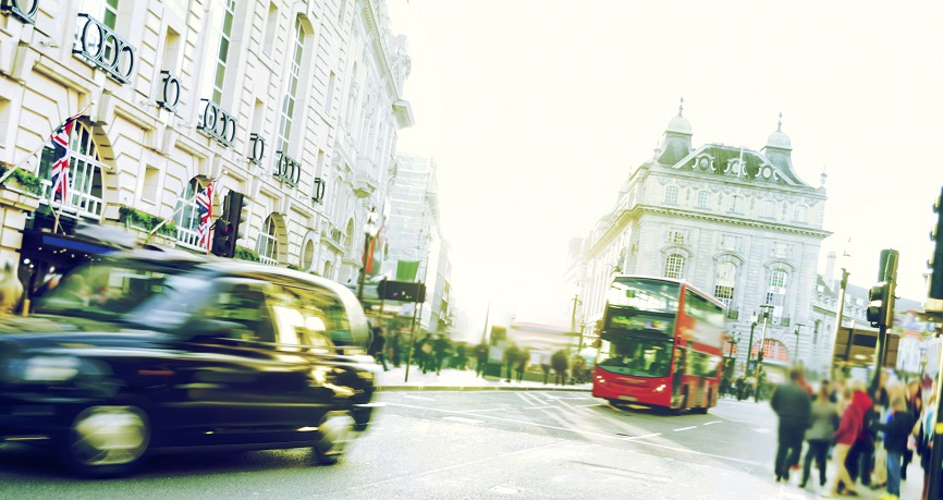 Libra esterlina afunda perante dados económicos mistos e lutas políticas internas em torno do Brexit