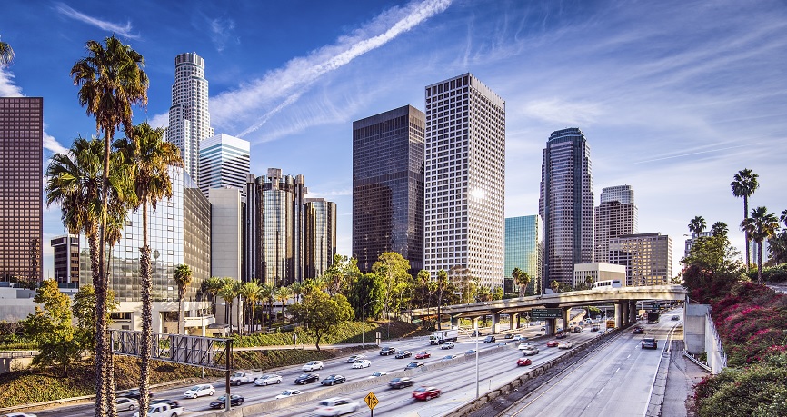 Dólar sobe pela terceira semana consecutiva enquanto investidores cobrem posições curtas em dólares