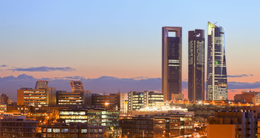 Euro recupera confiança após alívio da tensão em Itália; venda no mercado emergente continua