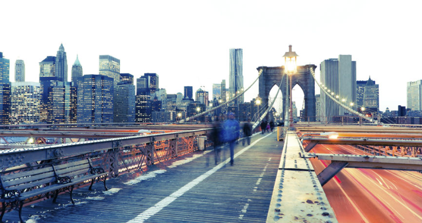 Subida das taxas da dívida norte-americana e dados económicos fortes fazem disparar Dólar