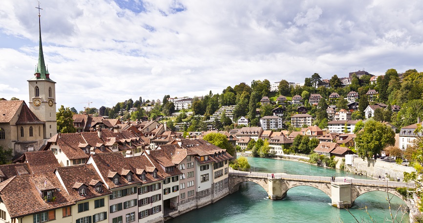 Case Study zur Schweizer Fertigungsbranche - CHF/CNY